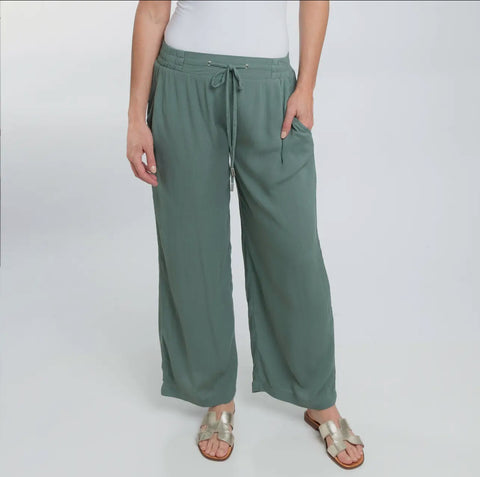 Nika’s Adjustable Wide Leg Pants