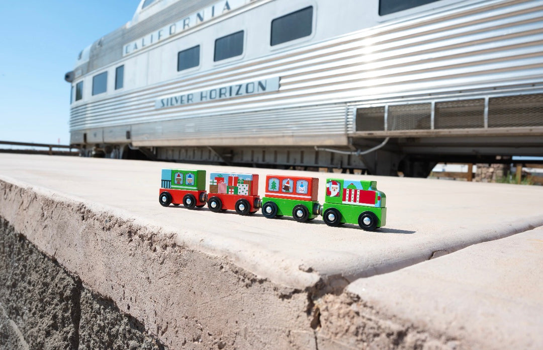 Mighty Minis Magnetic Christmas Train Set