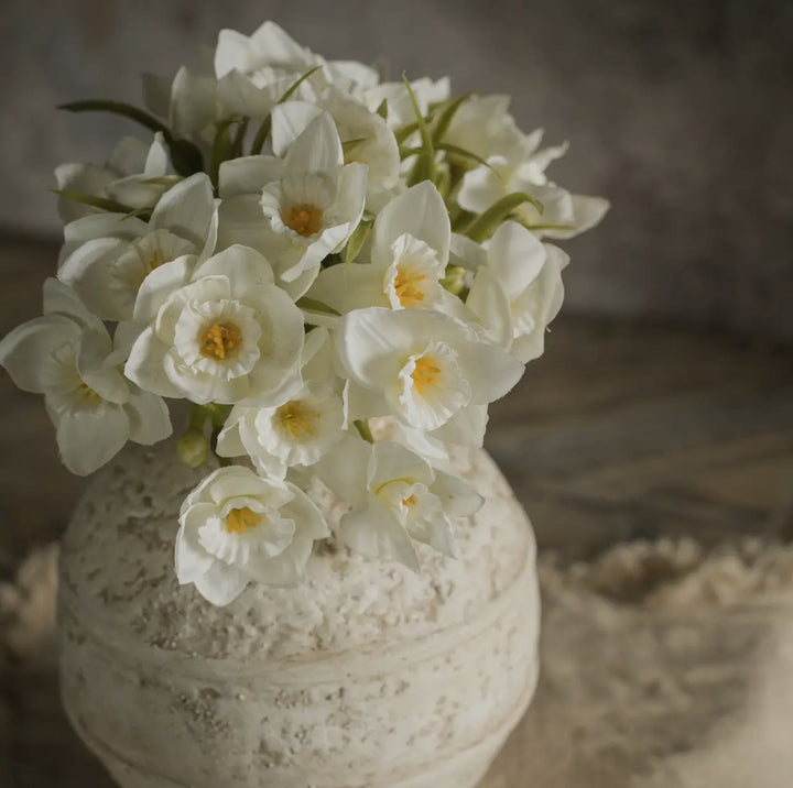 9.5” White Daffodil Bunch