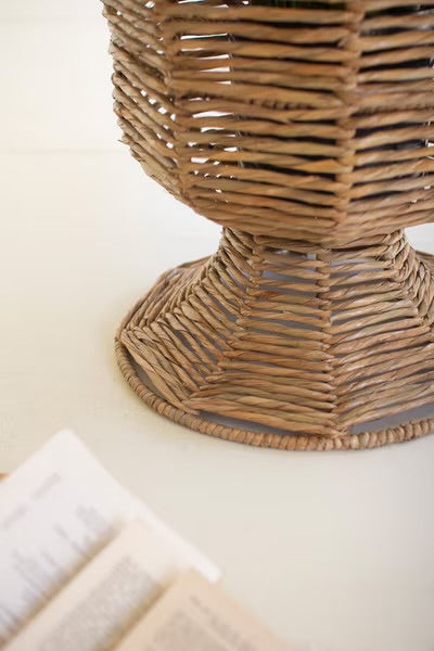 Iron & Seagrass Statement Urn