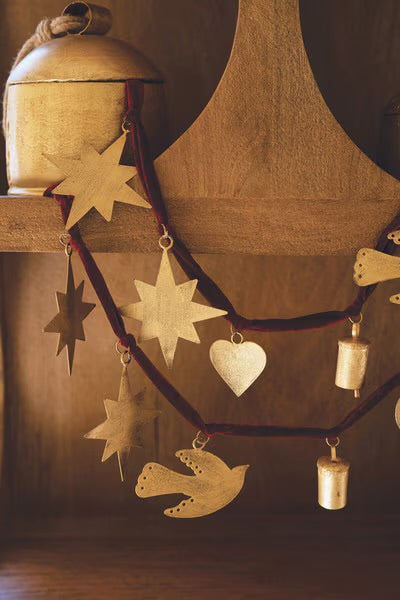 Golden Tidings Christmas Garland