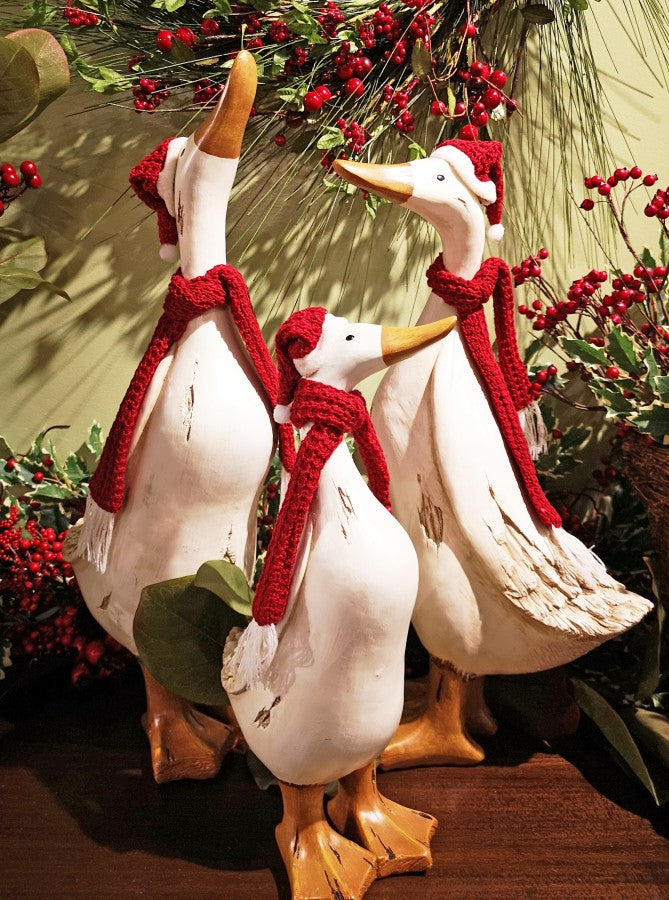 Christmas Scarf Duck Décor