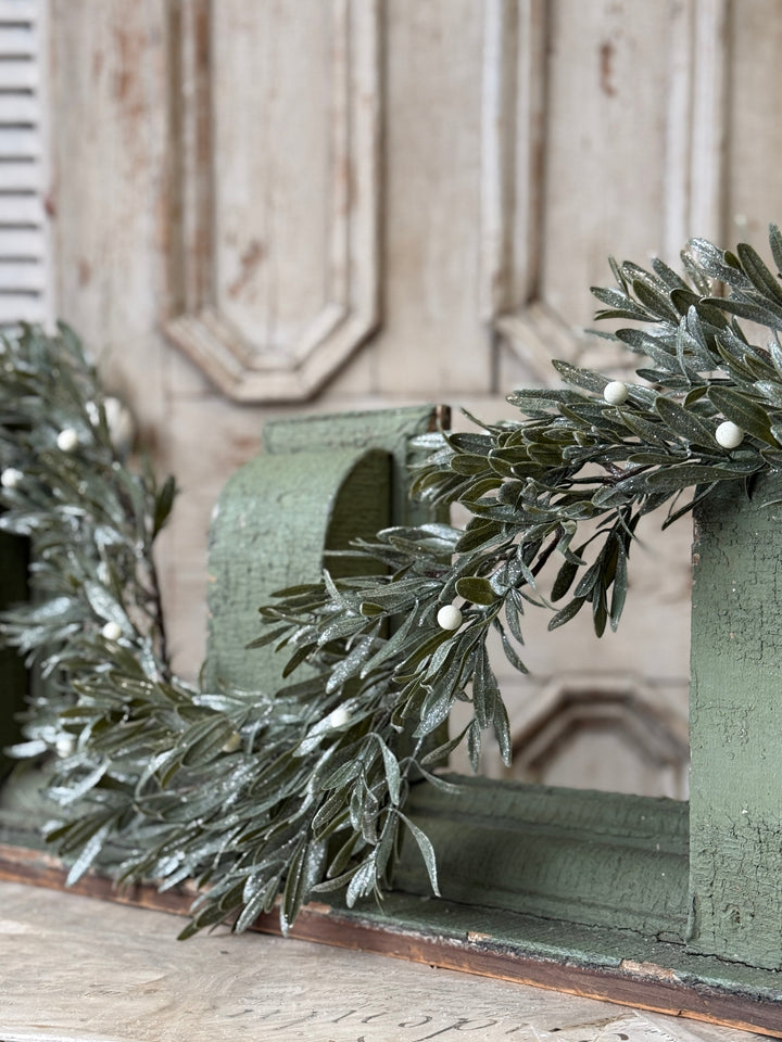 Winter Mistletoe Garland – 6’