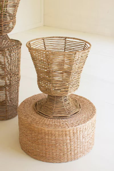 Iron & Seagrass Statement Urn