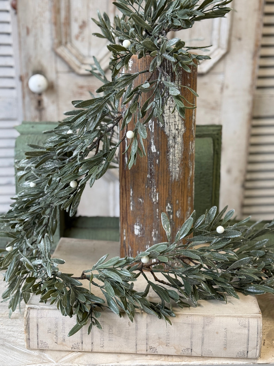 Winter Mistletoe Garland – 6’