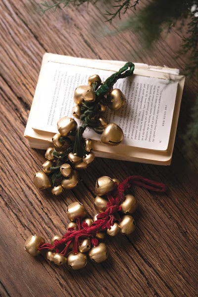 Old-World Jingle Bell Bunch