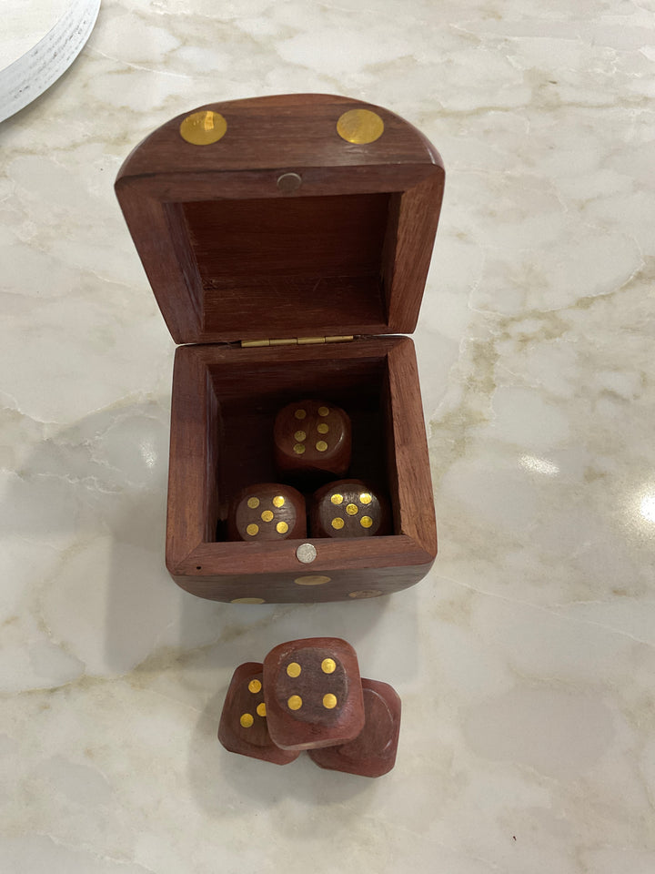 Dice Box with 6 Dice