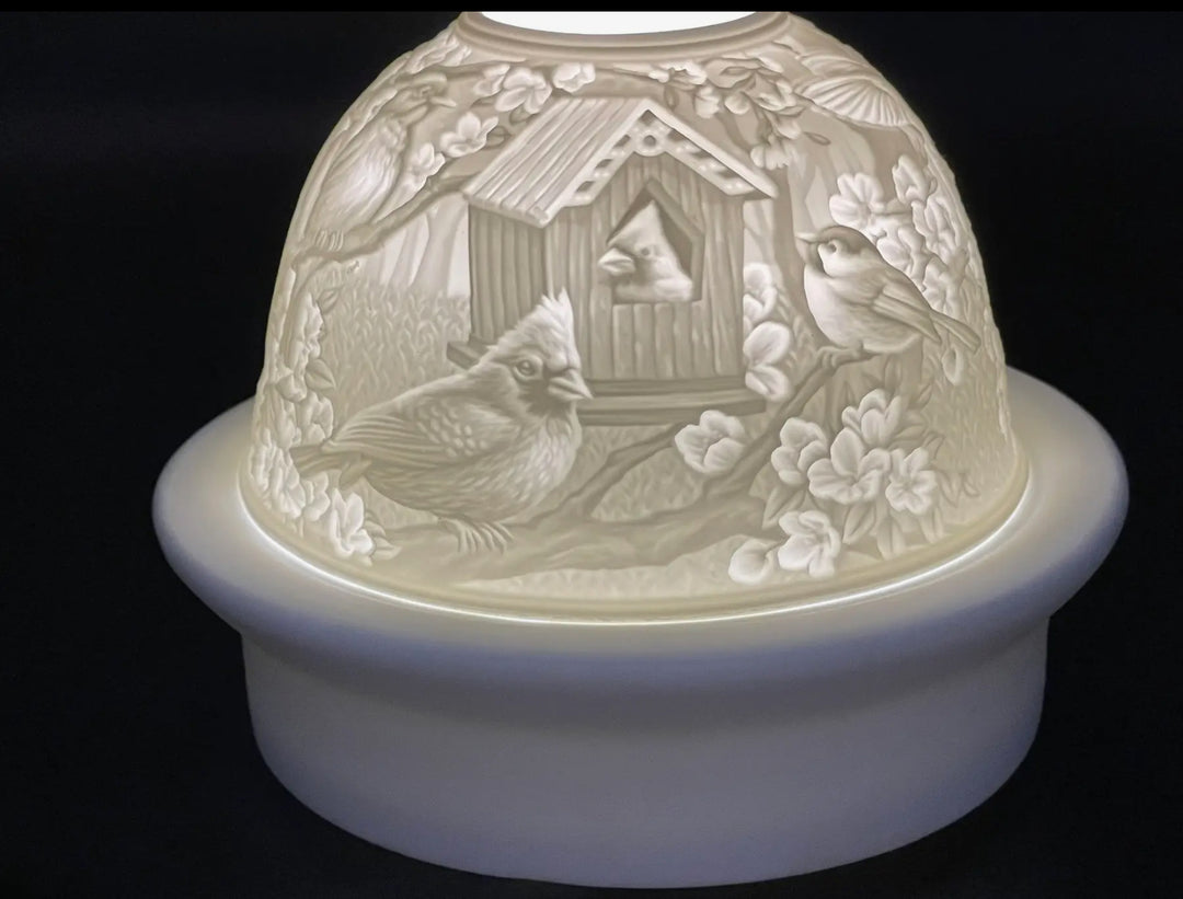 Cardinal Garden Luminary Dome
