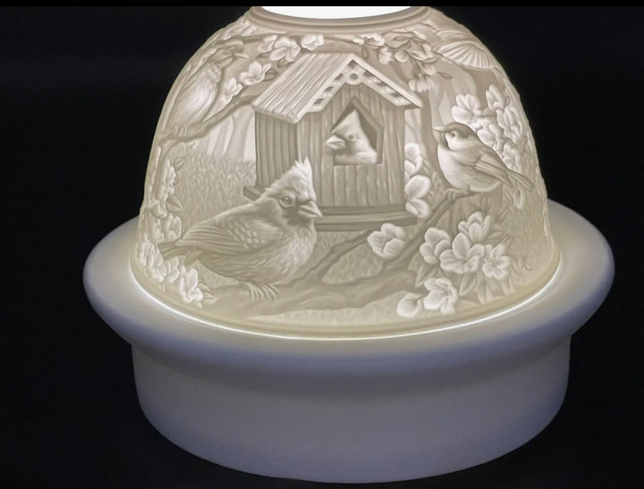 Cardinal Garden Luminary Dome