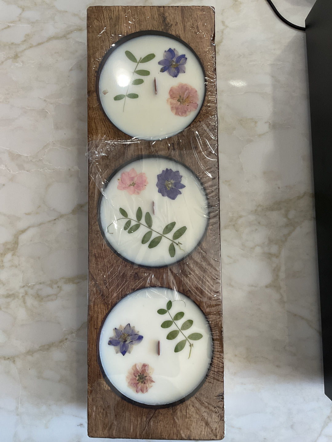 Sugar Mold Hand Poured Candle - Beach Linen