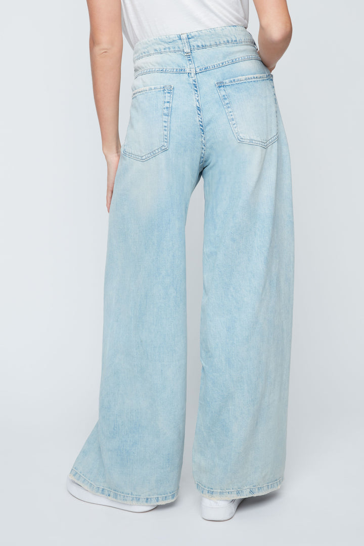 The Renuar Belle Wide-Leg Jean