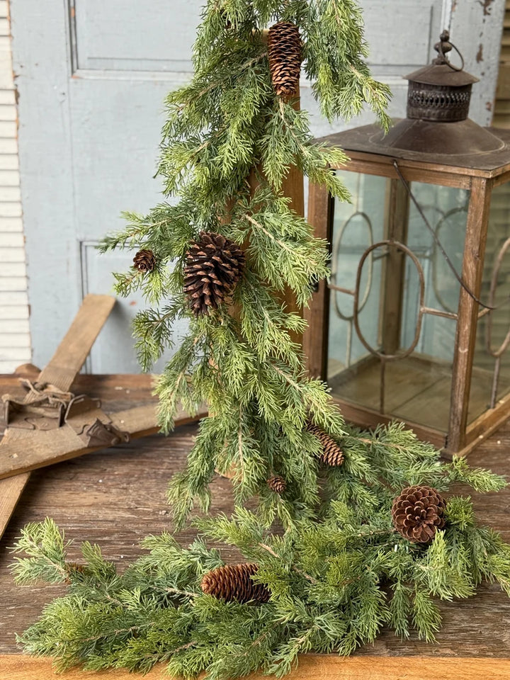 Gathered Cedar & Pinecone Garland