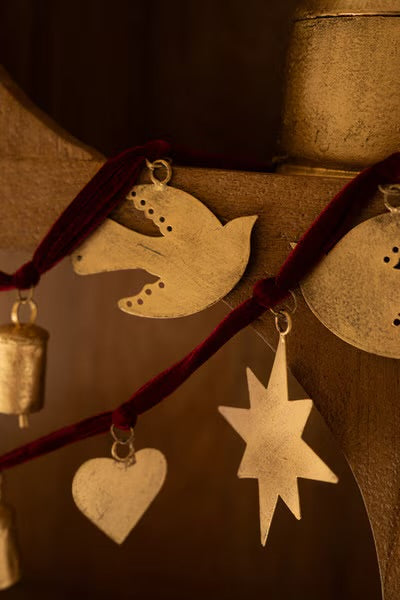 Golden Tidings Christmas Garland