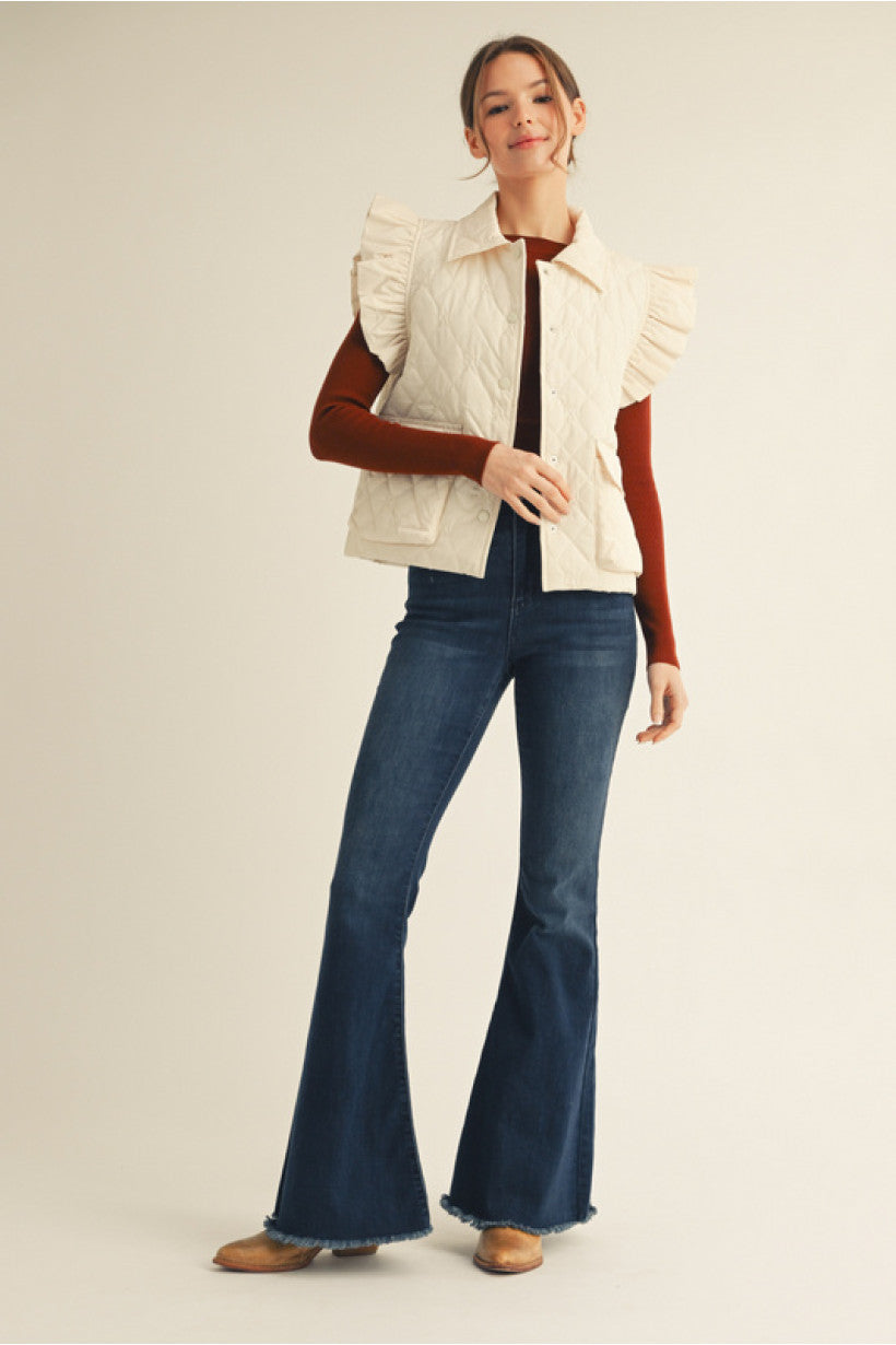 Ruffled Edge Quilted Vest – Winter Cream