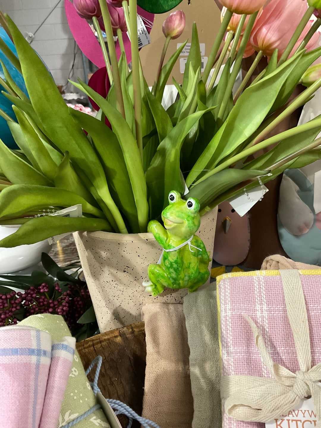 Happy Hopper Frog Pot Sitter