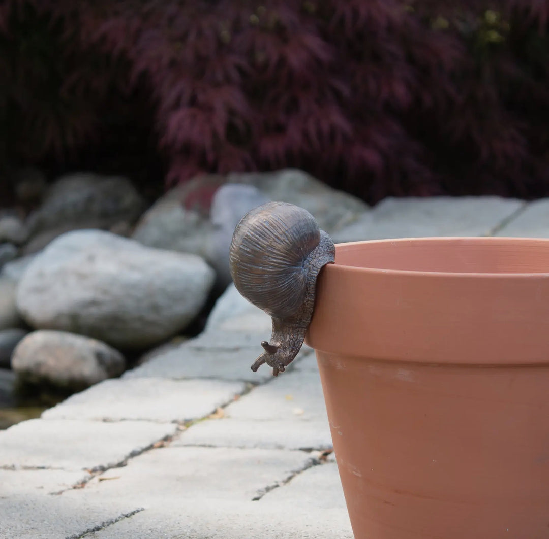 Snail Pot Hugger
