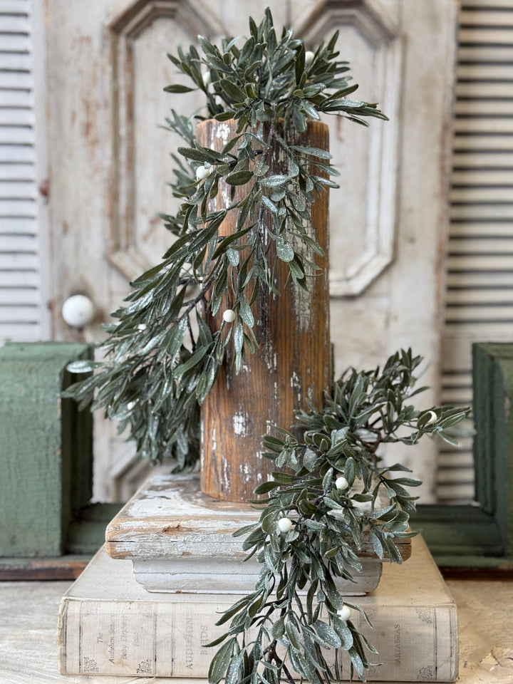 Winter Mistletoe Garland – 6’