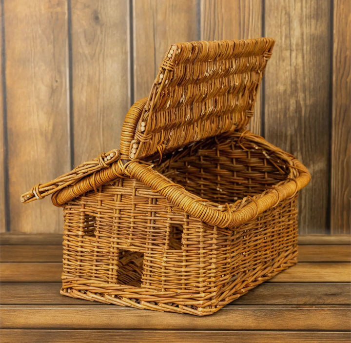 Homestead Hideaway Wicker Basket