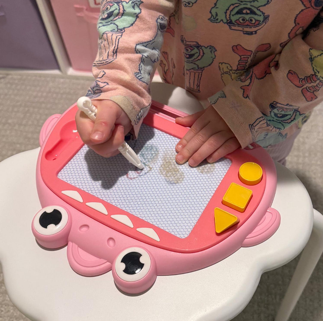 Doodle Shark Magnetic Sketch Board