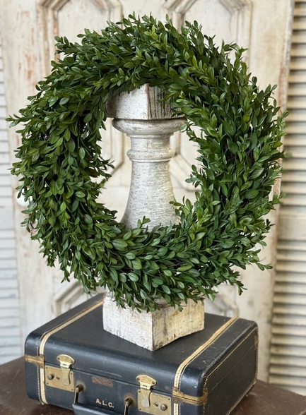 Evergreen Manor Leaf Wreath — 20"