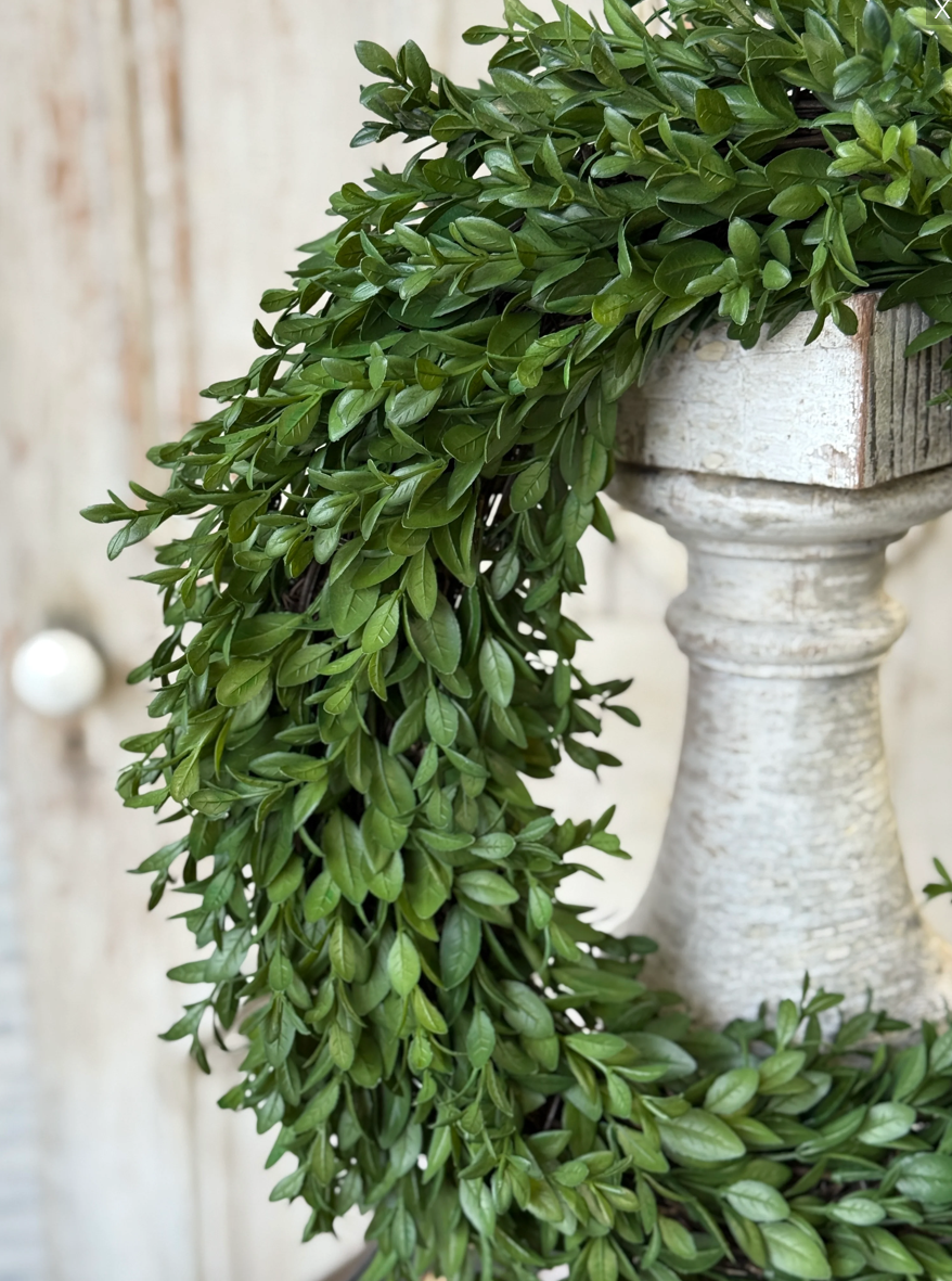 Evergreen Manor Leaf Wreath — 20"