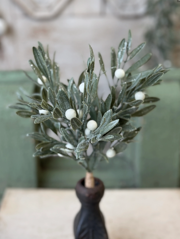 Winter’s Kiss Mistletoe Bundle — 14"