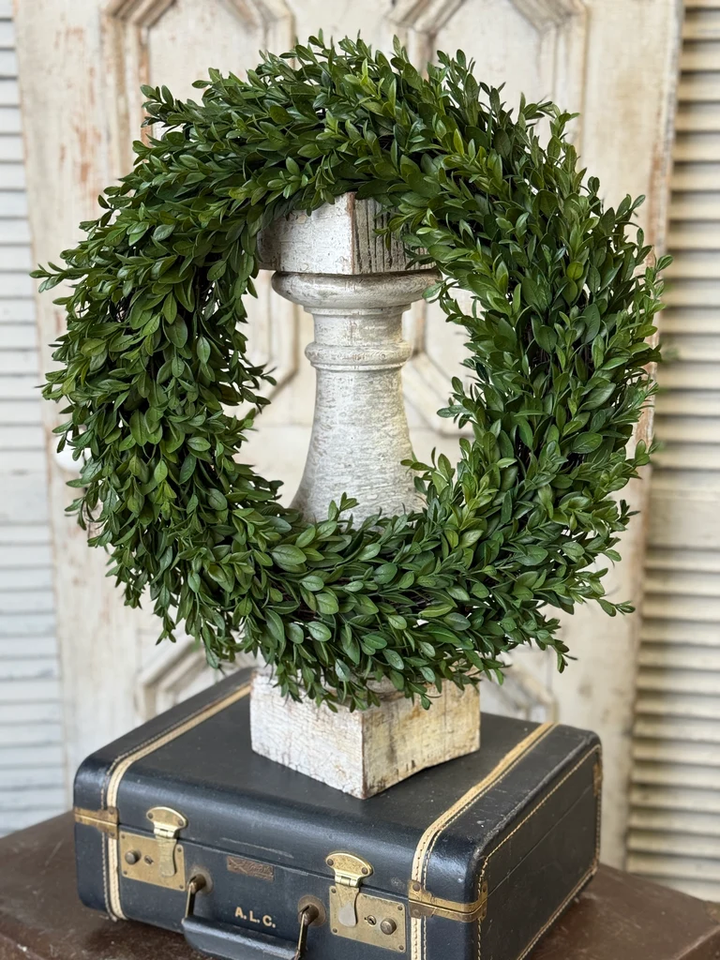 Nottswood Lush Green Leaves Wreath — 20"